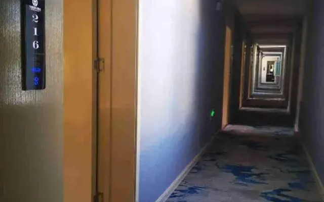 Alashan Right Banner Holiday Hotel this morning