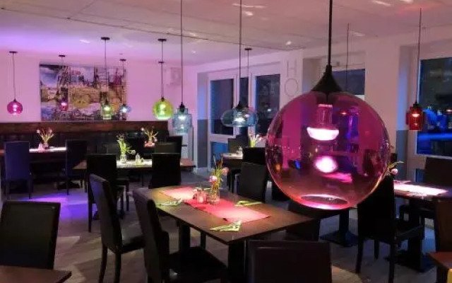 Hotel52 Bergheim