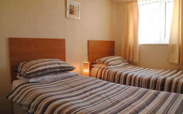 Chaplins Hotel - Guest house