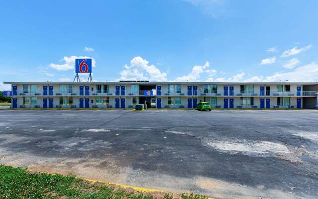 Motel 6 Van Buren, AR