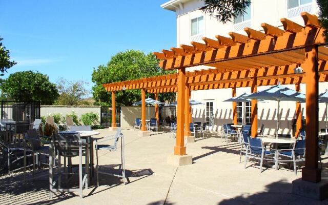 Holiday Inn Express And Sts Napa Valley American Cyn