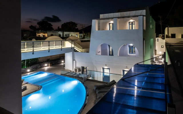 Tristhenia Hotel