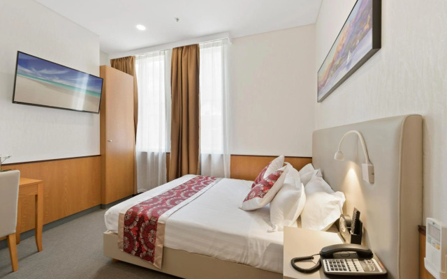 YEHS Hotel Sydney QVB