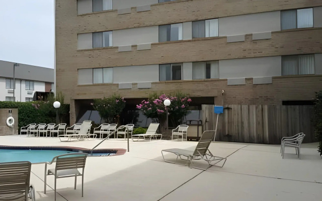 Tulsa Square Hotel Central, I-44 By OYO