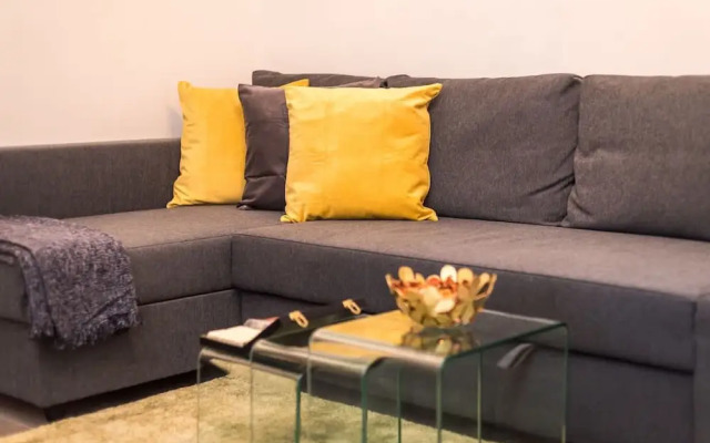 1bed-ground Fl -private Entrance