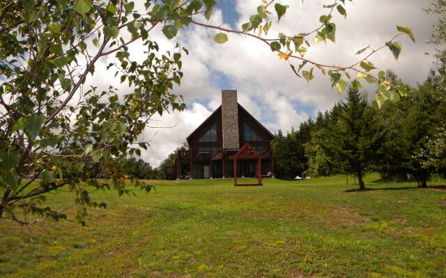 Rose And Goat Retreat - Mountain View Apartment