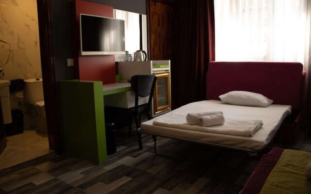 Orange Owl Hotel