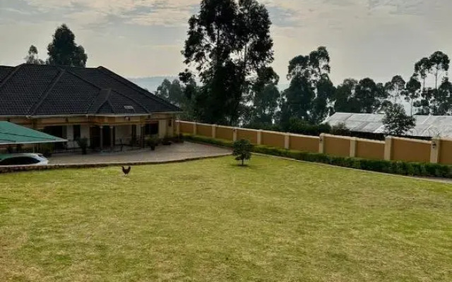 Makanga Hill Suites