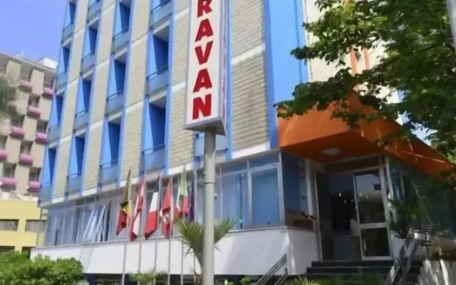 Hotel Caravan