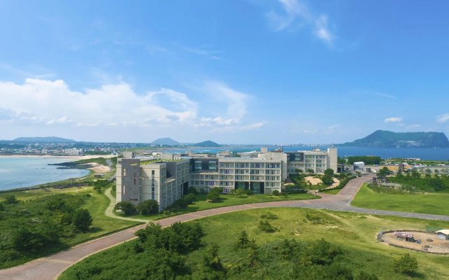 Phoenix Island Ocean Star Resort