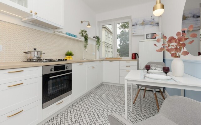 Art Deco Apartment Warsaw by Renters