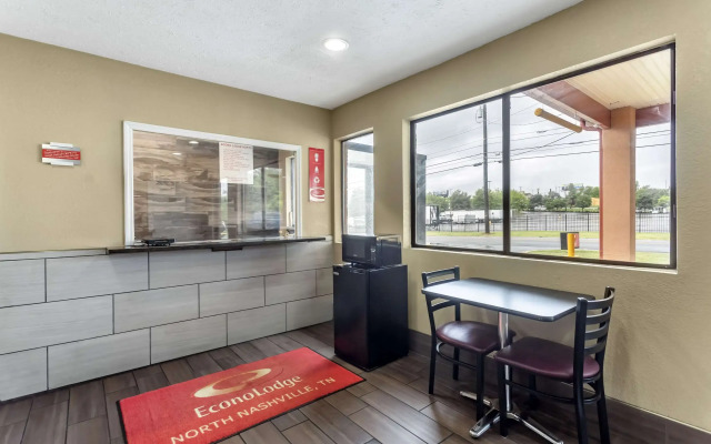 Econo Lodge North