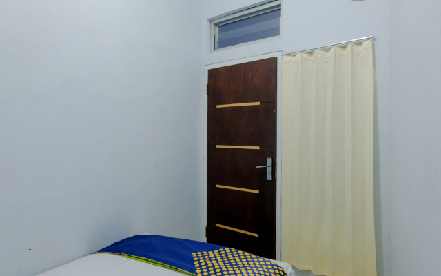 SPOT ON 1711 Serayu Sumbersari Residence
