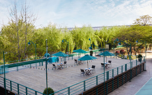 Holiday Inn Riverside Wuhan by IHG