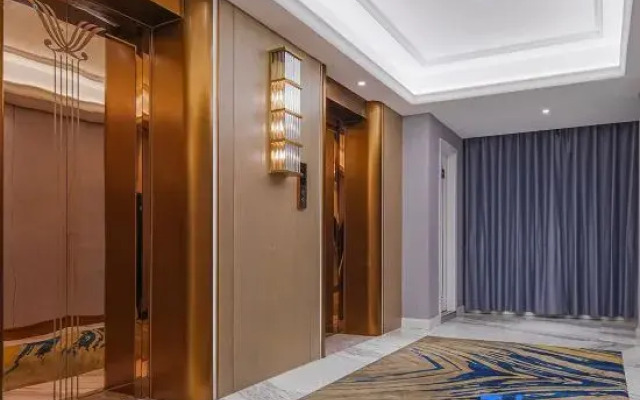 Vienna International Hotel (Yiyang Taojiang Dongfang New Town Branch)