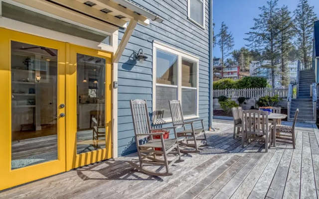 Jewel Box At The Beach