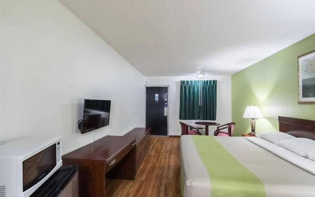 Motel 6-Mattoon, IL