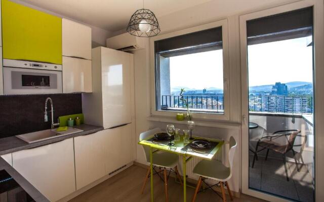 City View Air-Conditioned 24H Check-In