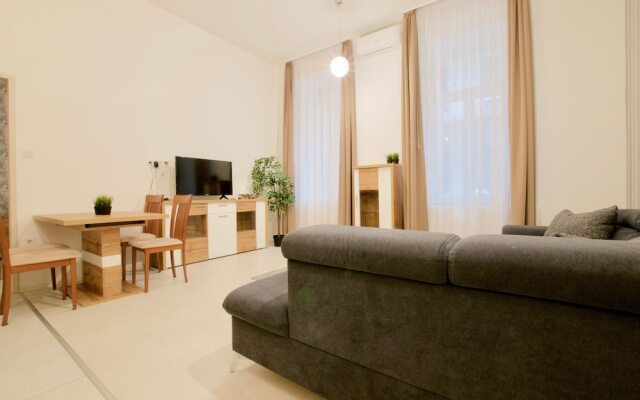 Premium Apartments by Hi5 -Elegant Suites Irányi
