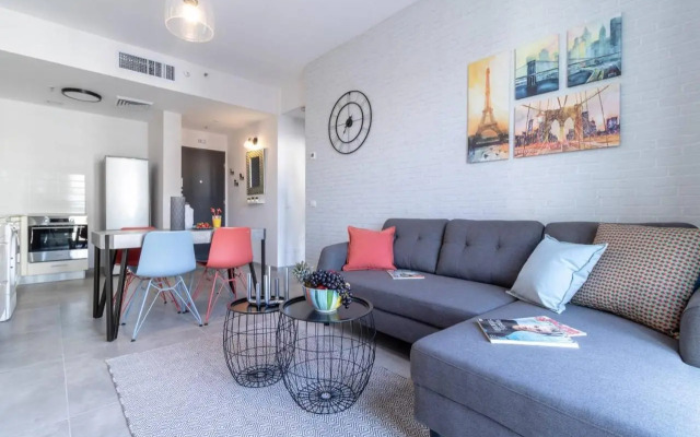 Central and luxurious 1 bdr