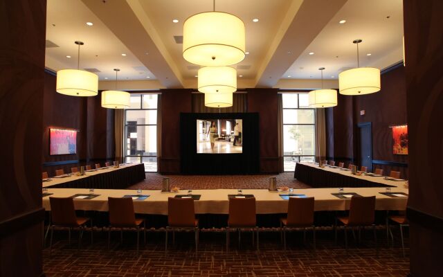 Saint Kate - The Arts Hotel