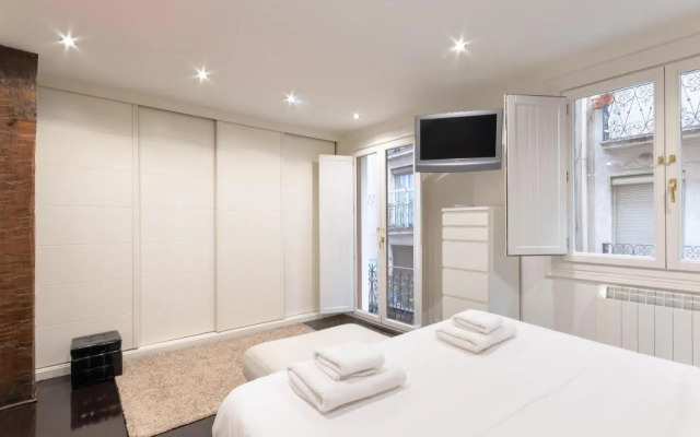 OLD TOWN II apartment by Aston Rentals