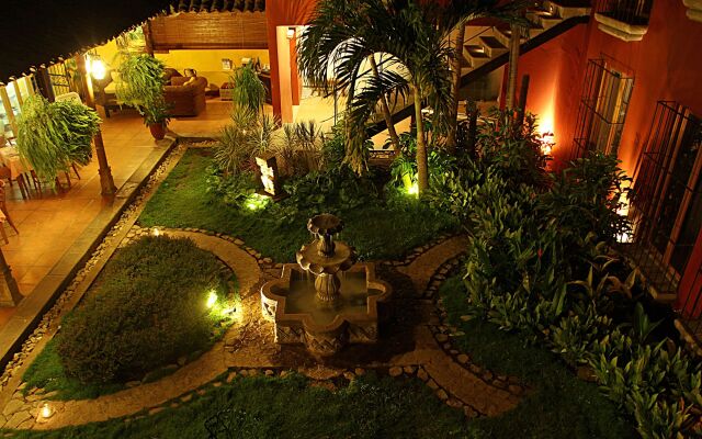 Estrada Hotel & Bistro