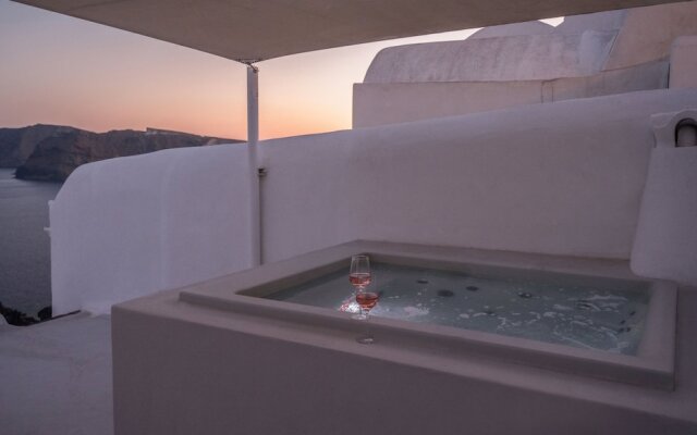 Villa Dawn in Fira Santorini