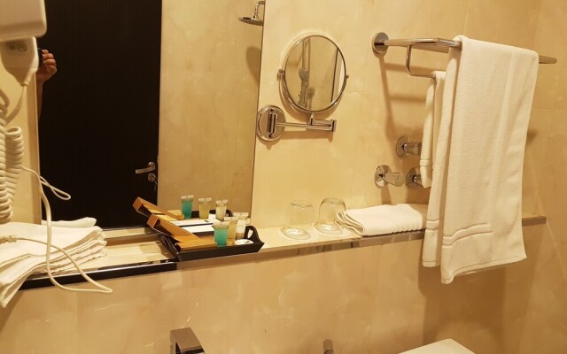 Laperla Hotel