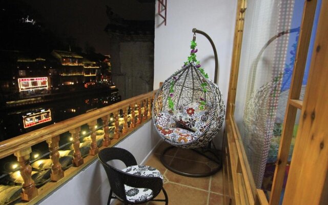 Fenghuang Memory Linjiang Inn