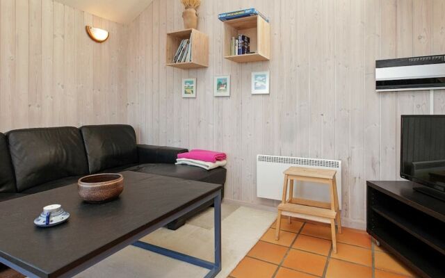 Vibrant Holiday Home in Munkebo near Sea