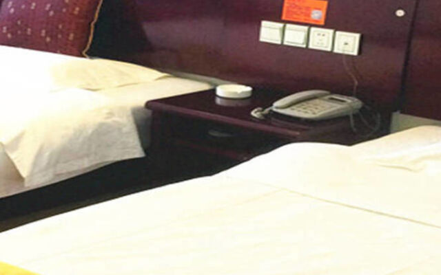 Xinyang Tianyi Express Hotel
