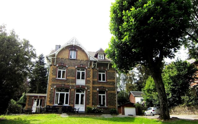 Heritage Villa with Garden in Spa