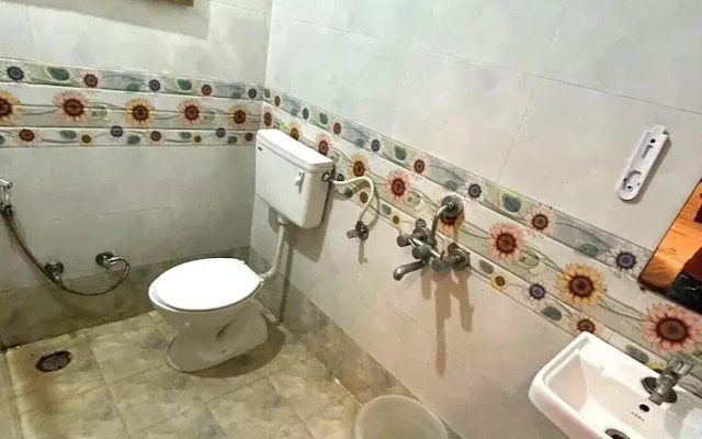 Oyo 22475 Jalsa Guest House