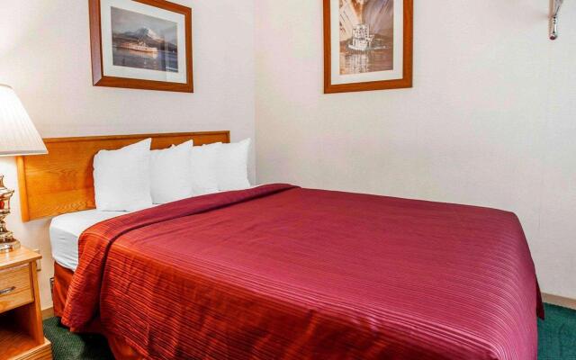 Quality Inn & Suites Bremerton near Naval Shipyard