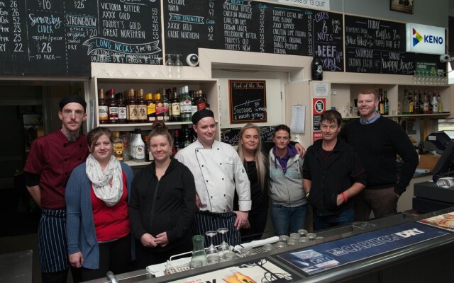 Riverina Hotel