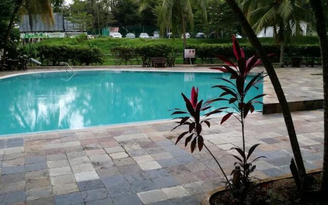 Menzan @ Bayu Emas Apartment