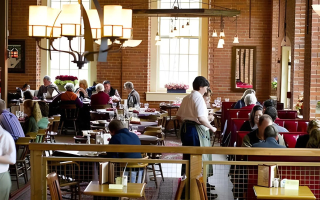 The Common Man Inn & Restaurant