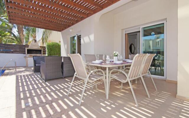 Villa Thelma