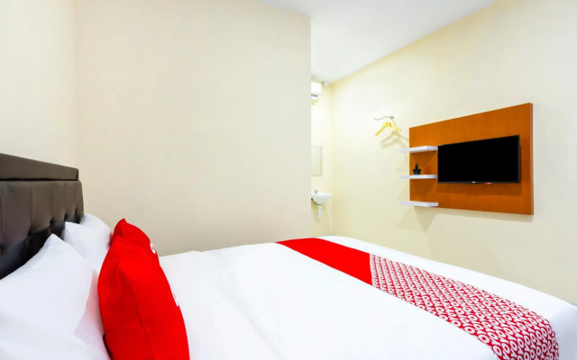 OYO 2008 Sellinas Family Residence Syariah