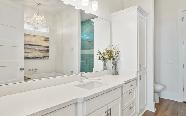 Tidewater 4 Bedroom Home by RedAwning