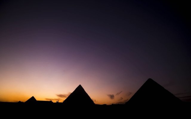 The Pyramids Inn Cheops