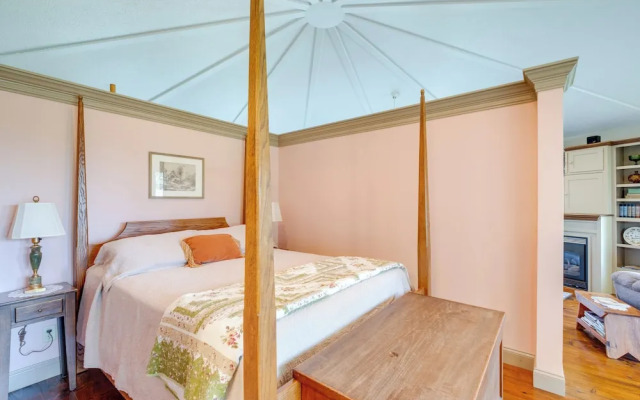 Millersburg Getaway w/ Amish Country Views!