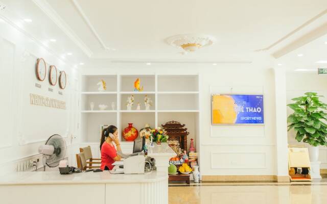 White Crown Hotel