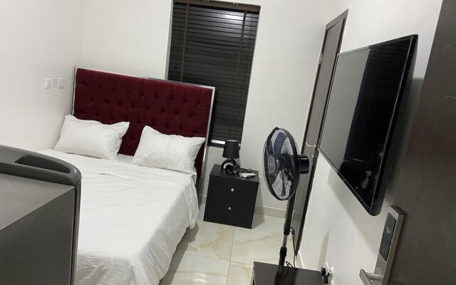 Luxurious and Inviting 4-bed House in Chevro-lekki
