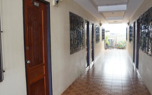 Phuttipong Apartment