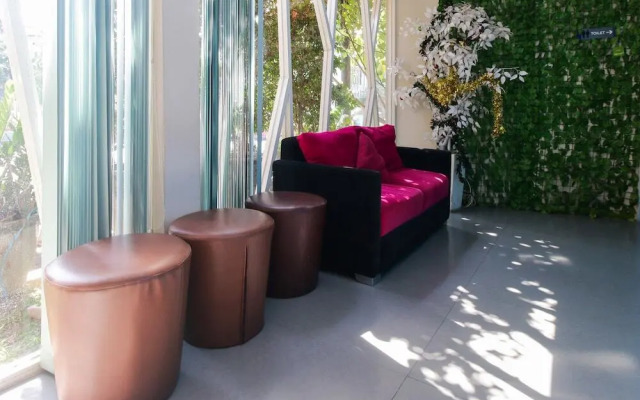 ZEN Rooms Mataram Airlangga