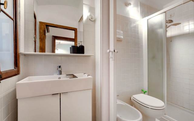 Bragora Smoochy Attic Venice