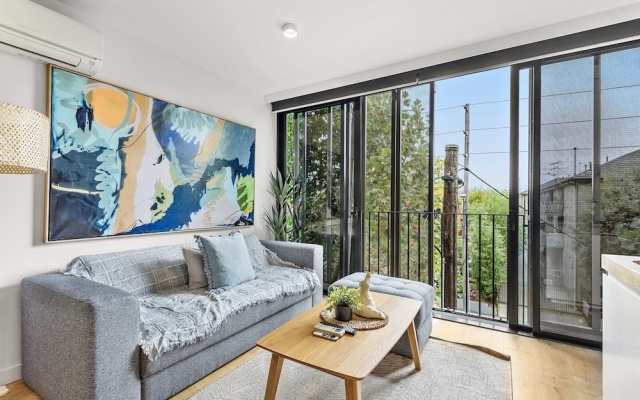 Contemporary 1-bed in the Heart of St Kilda – Balcony – Melbourne