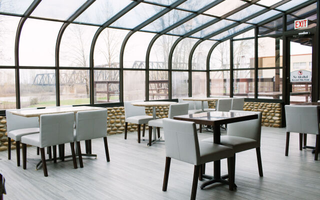 Ramada by Wyndham Whitecourt